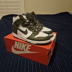 Nike Dunk High in Cargo Khaki